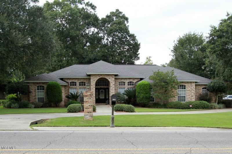 6641 Golf Club Dr - Photo 1