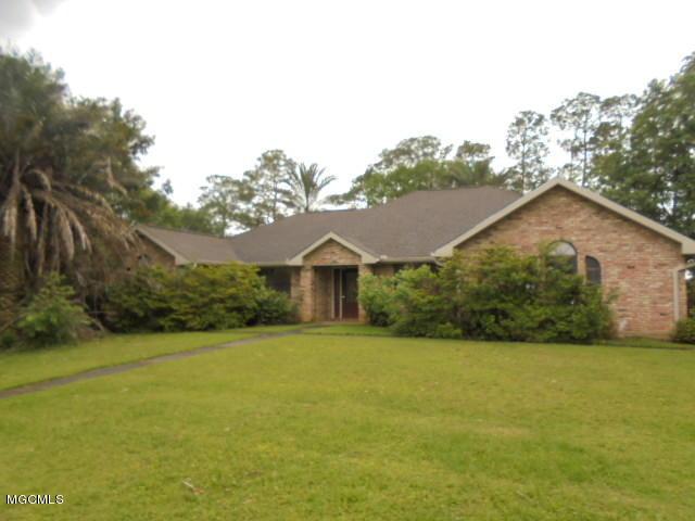 141 Country Club Dr - Photo 1