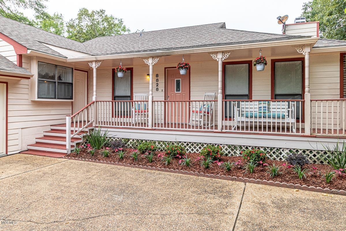 8828 Manoo Pl - Photo 1