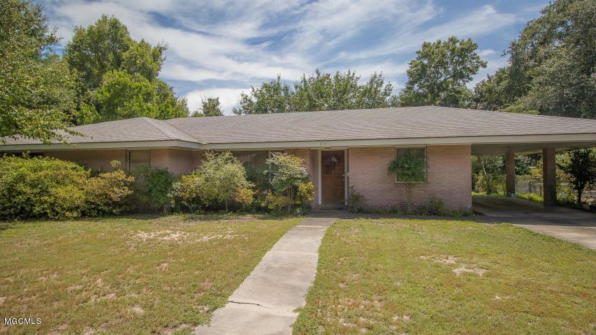 1537 Miller St - Photo 1