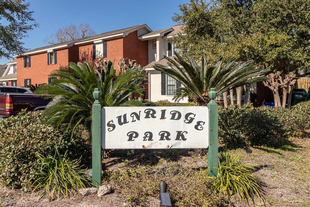 111 Sunridge - Photo 1