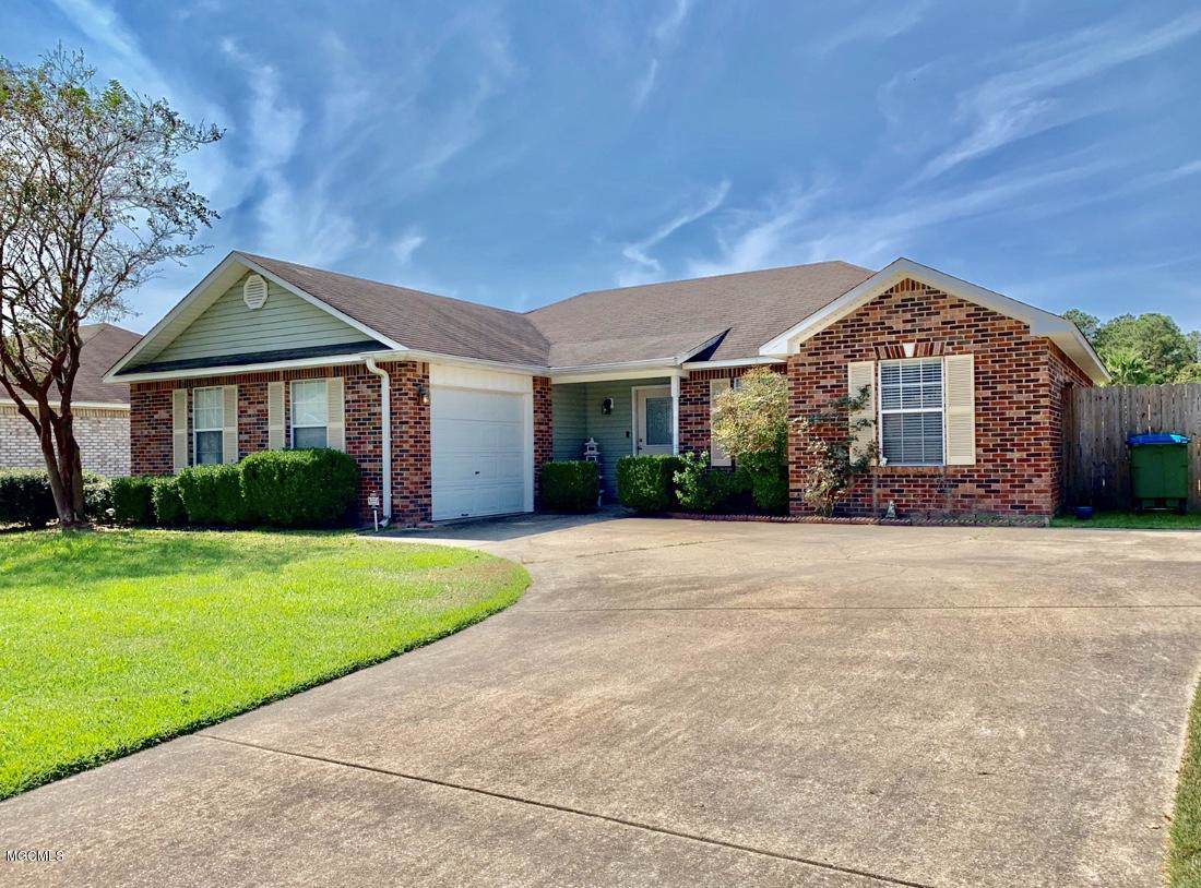 3233 Stonegate Cir - Photo 1