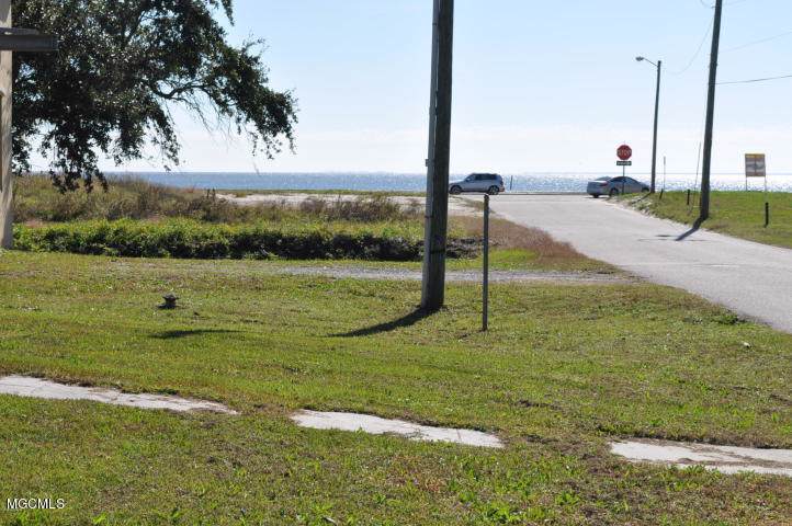 601 Nicholson Ave - Photo 1