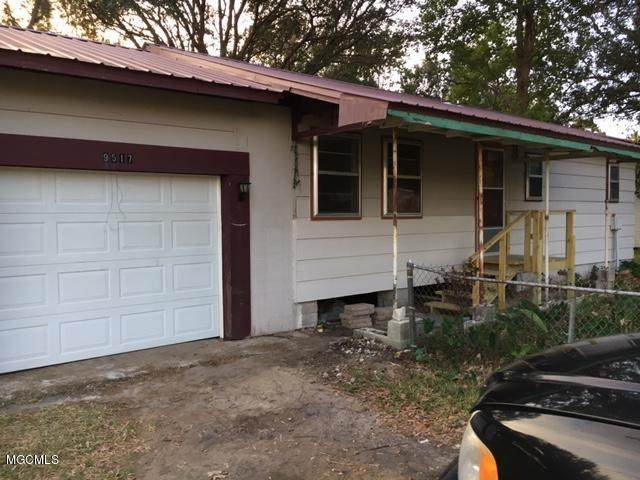 9517 Comstock Ave - Photo 1