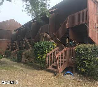 101 Lakeside Villa - Photo 1