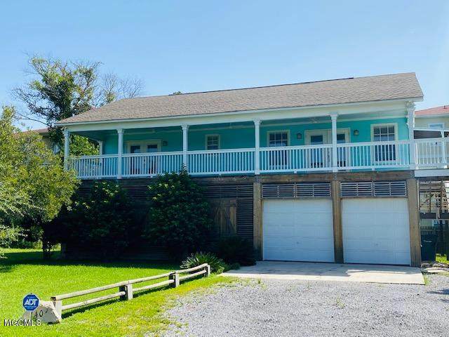 140 Holiday Ave - Photo 1