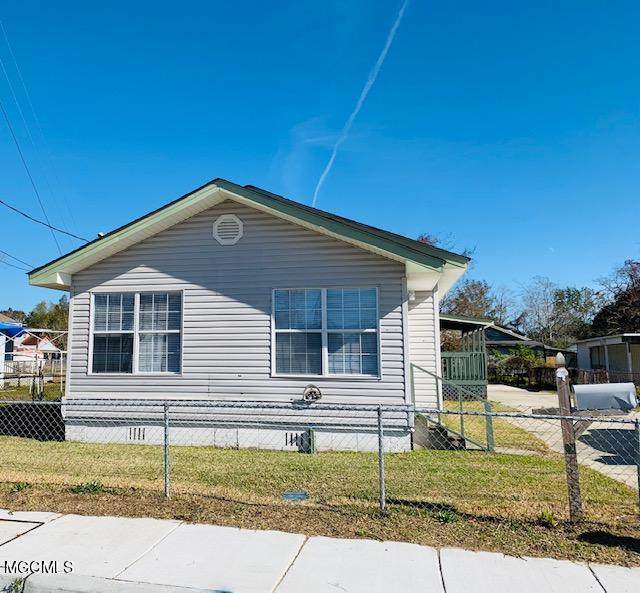 362 Reynoir St - Photo 1
