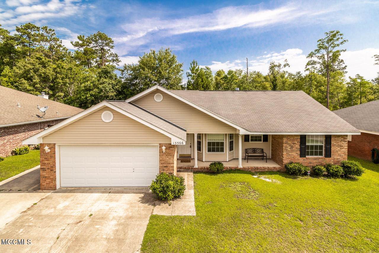 13566 Huntington Cir - Photo 1