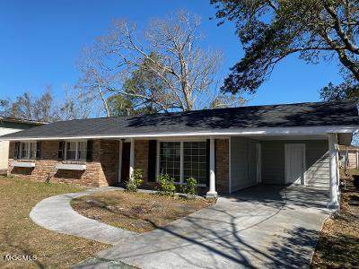 818 Lewis Ave - Photo 1