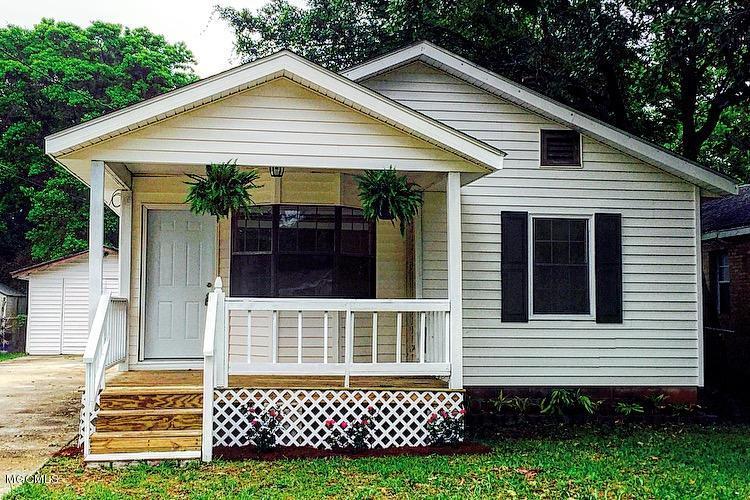 178 Dahlia St - Photo 1