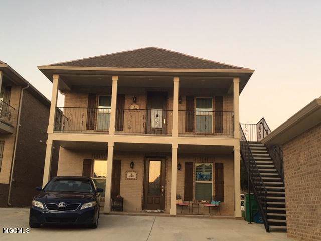 250 Fairway Villas Cir - Photo 1