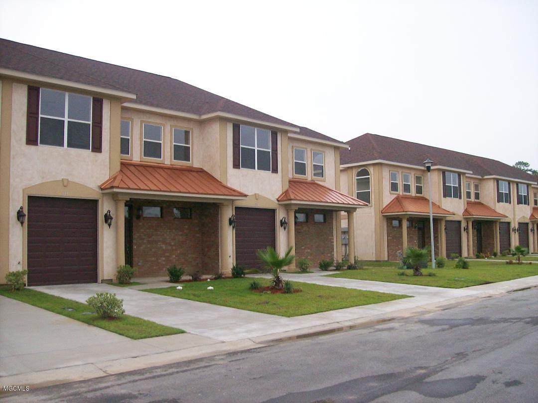 313 Capri Pl - Photo 1