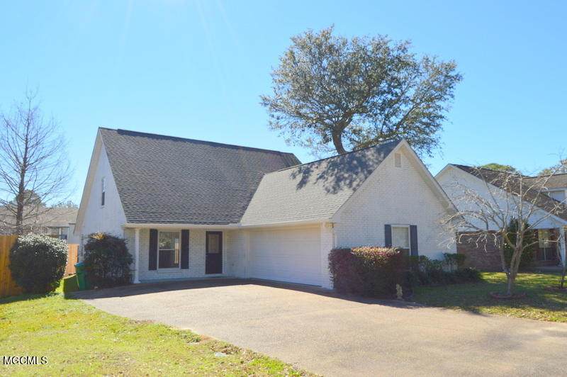 2109 Lindhridge Dr - Photo 1