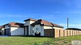 107 Brooks Circle South - Photo 3