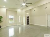 2612 Elyssa Dr - Photo 3