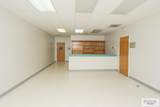 902 Airport Dr - Photo 27