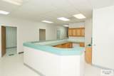 902 Airport Dr - Photo 30