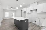 1616 Clinton St - Photo 2