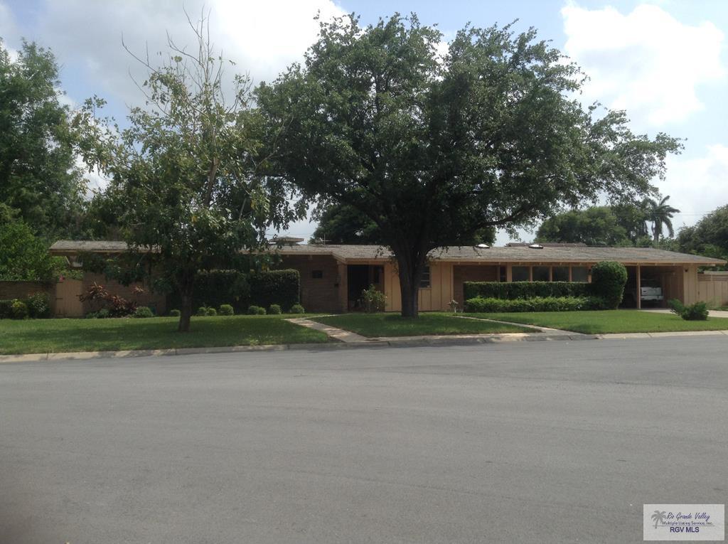 114 Robins Ln. - Photo 1