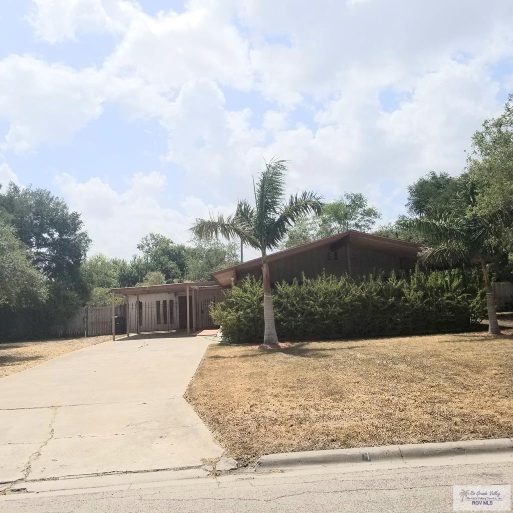 814 Lantana Dr - Photo 1