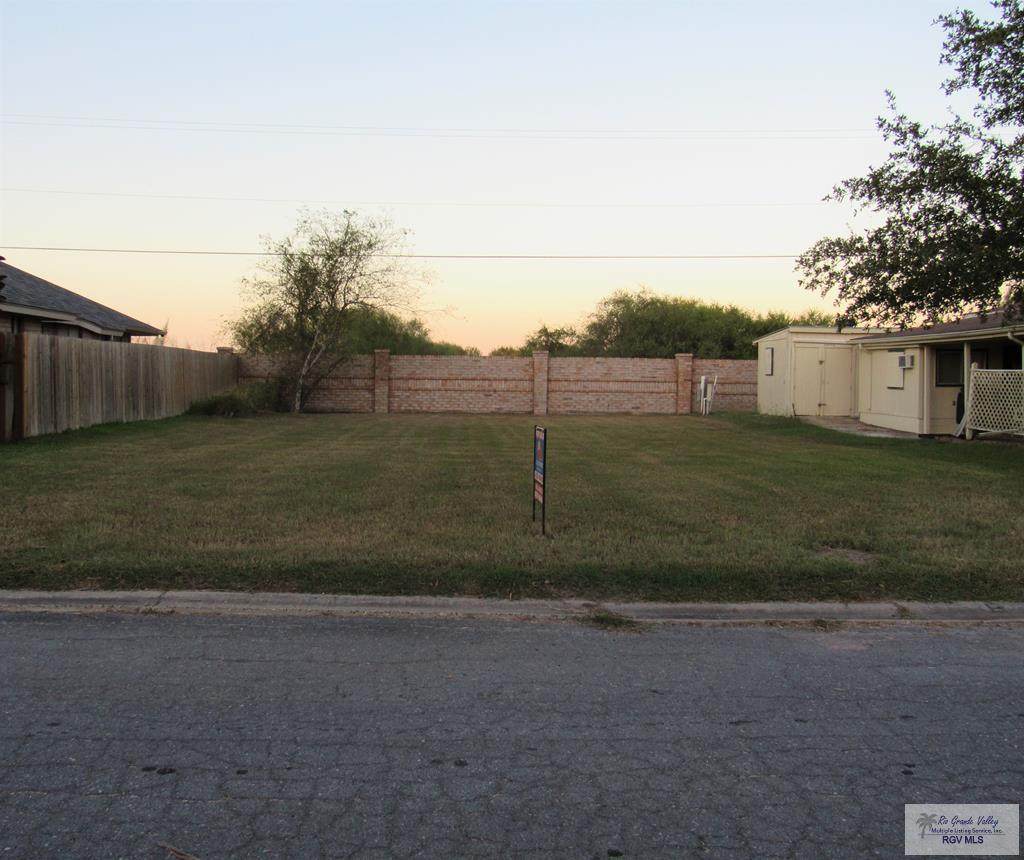 140 Willow Cir. - Photo 1