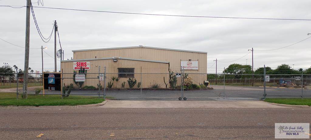 1811 Jefferson Ave - Photo 1
