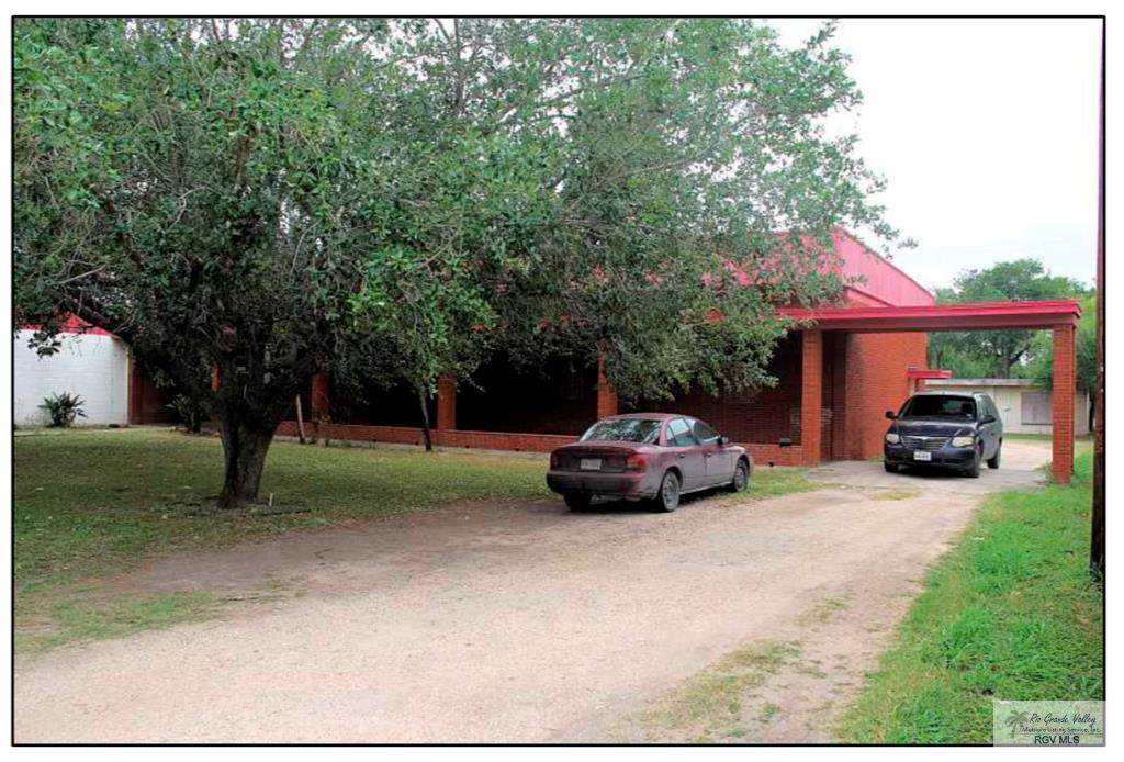 588 Harris Ave. - Photo 1