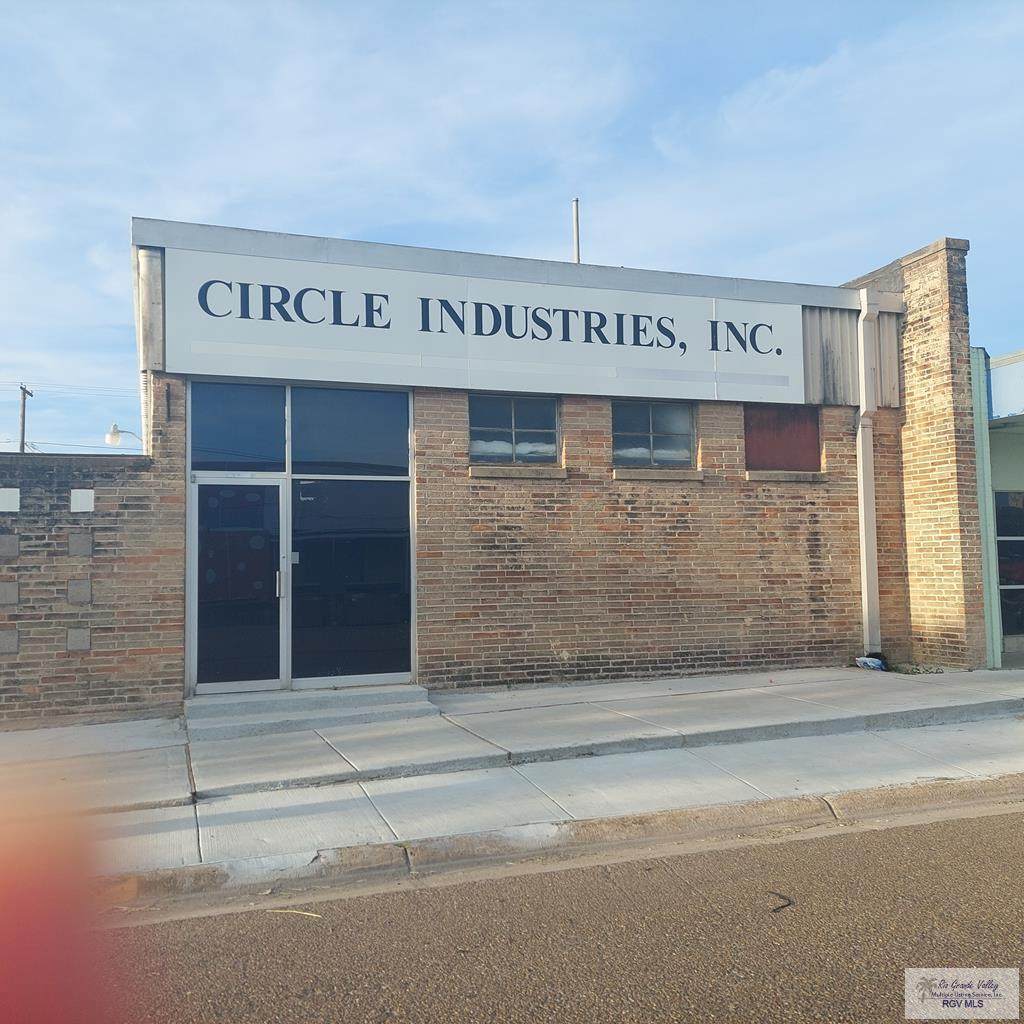 813 Tyler St. - Photo 1