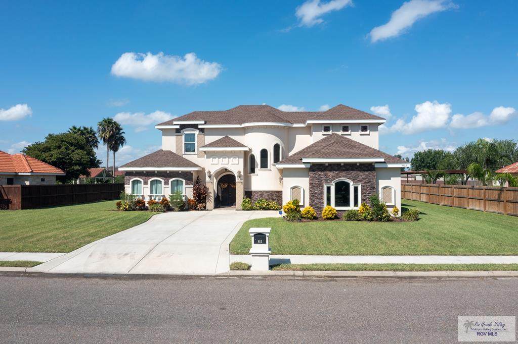 813 Sinatra Dr - Photo 1
