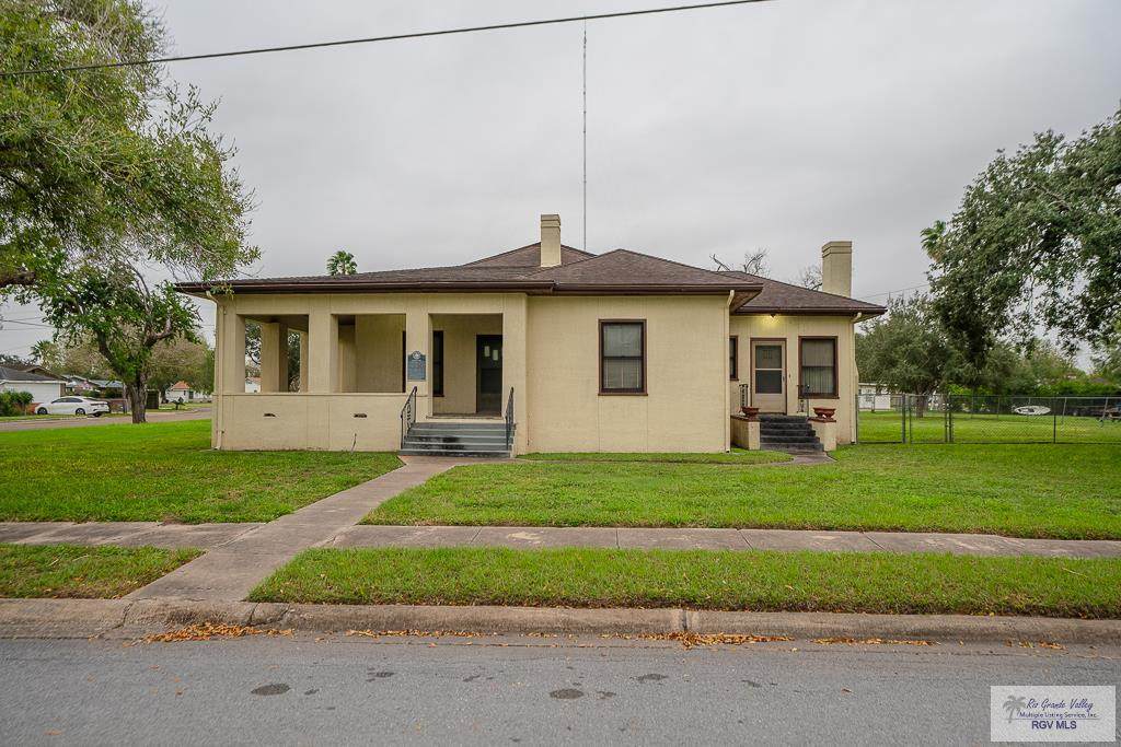 212 Magnolia - Photo 1