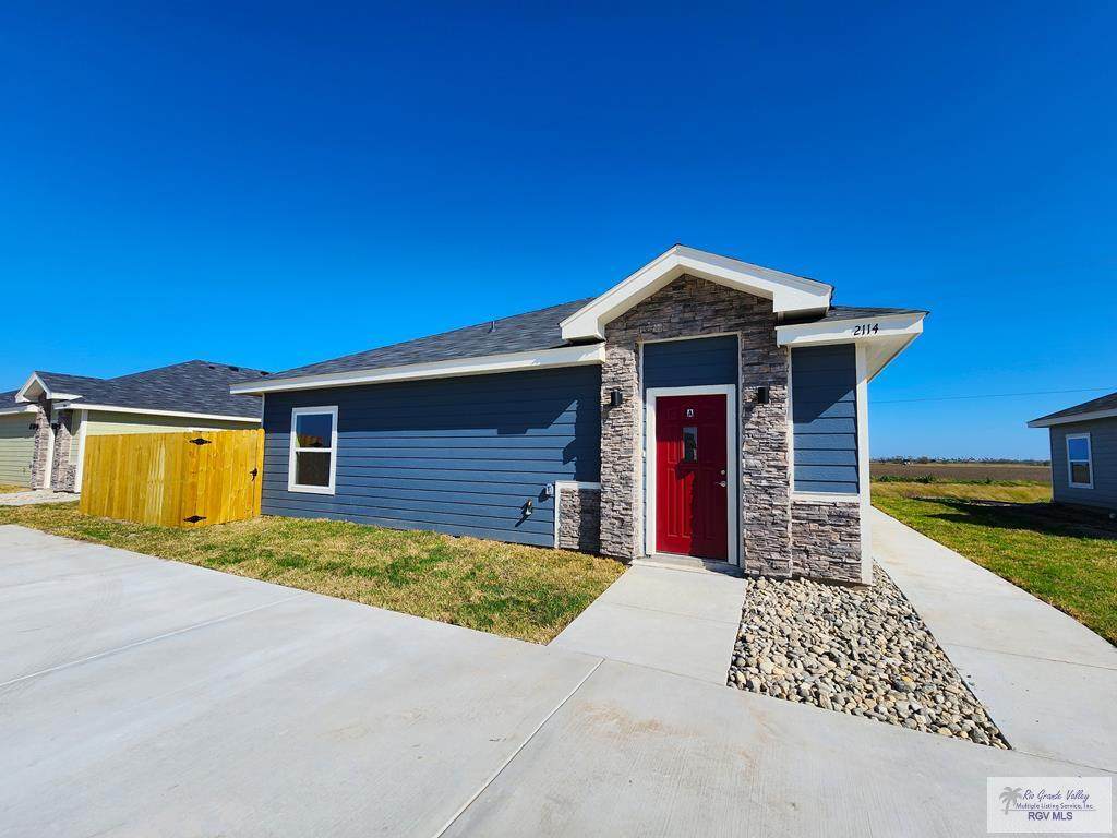 2114 Valley Circle - Photo 1