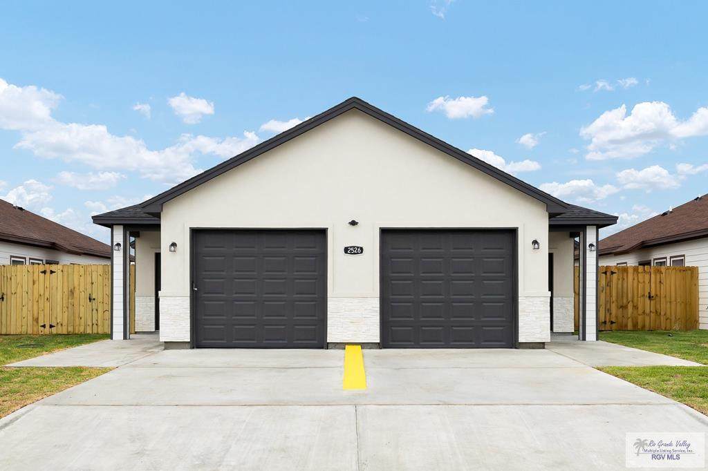 2526 Valley Circle - Photo 1