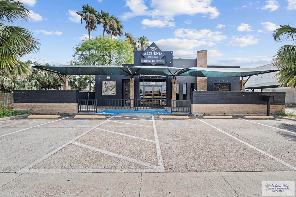 1235 Expressway - Photo 1