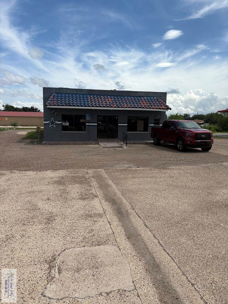 956 Hidalgo Ave. - Photo 1