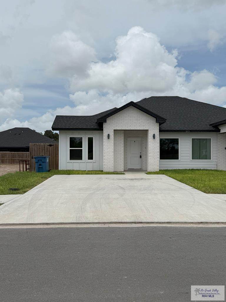 1613 Los Alamos St. - Photo 1