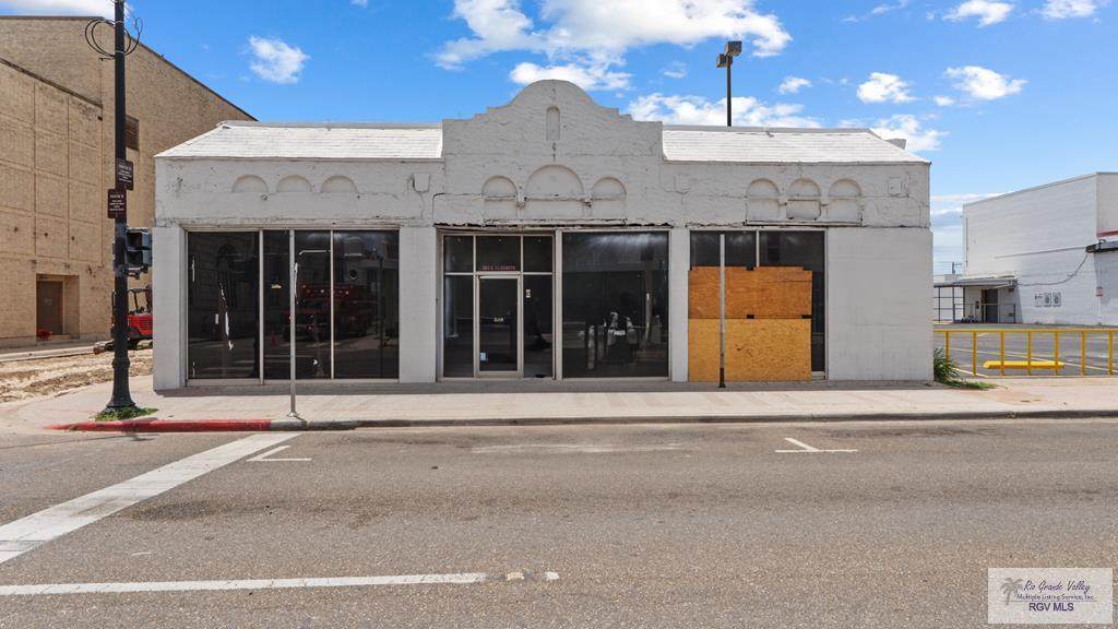 952 Elizabeth St. - Photo 1