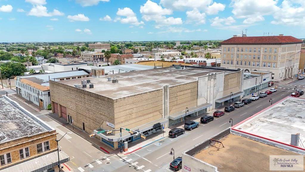 935 Elizabeth St. - Photo 1