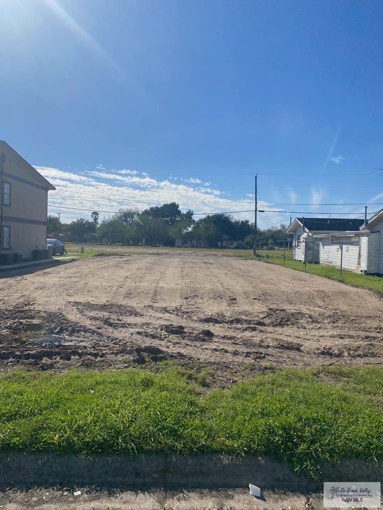 906 Adams St. - Photo 1