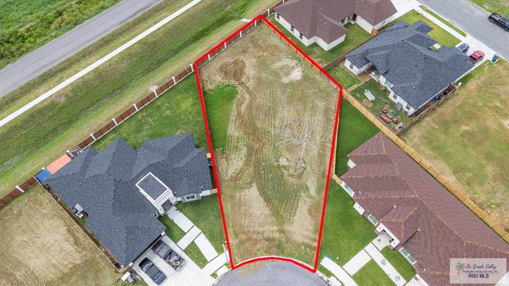 000 Hedgerow Ct - Photo 1