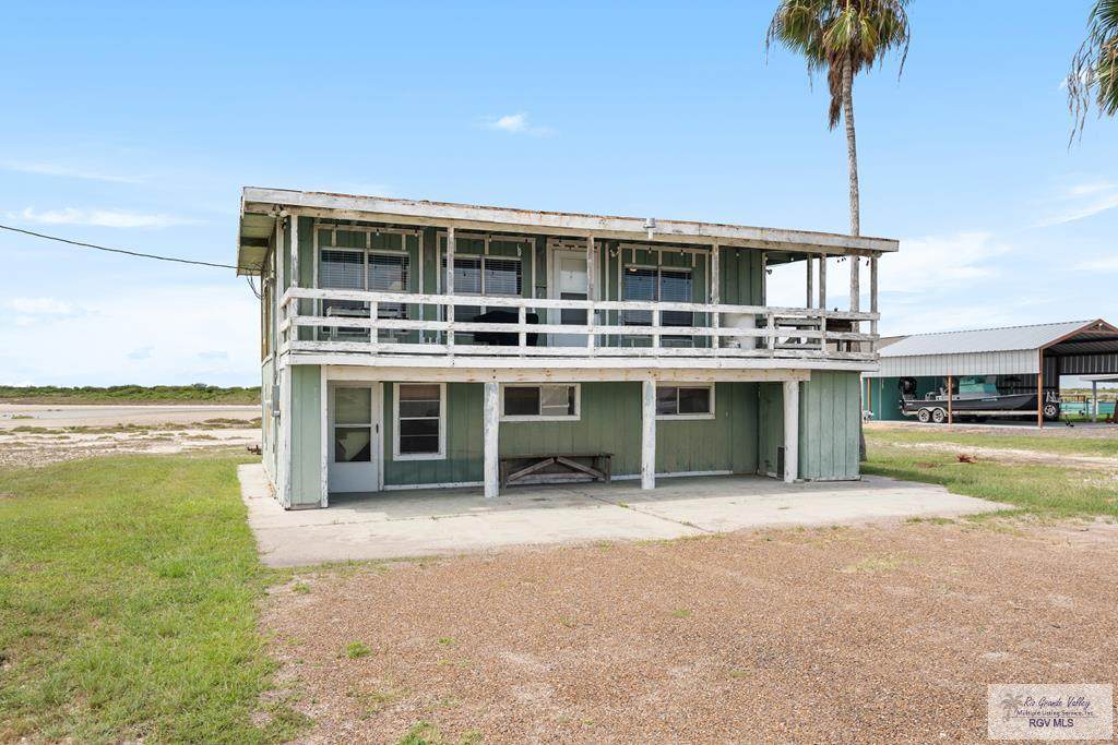 725 Bayshore Dr - Photo 1