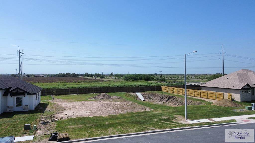 1414 Stirrup Cir - Photo 1