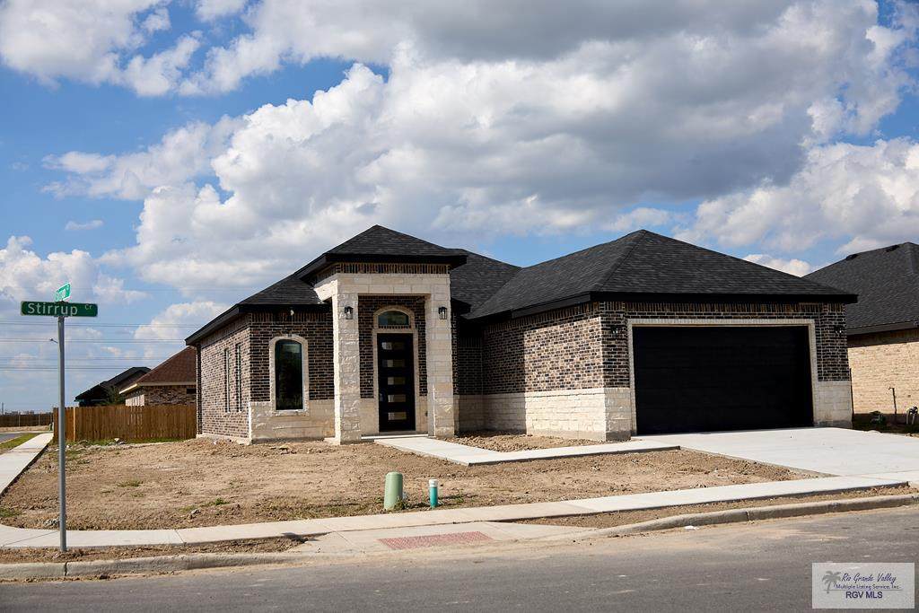 1705 Stirrup Cir - Photo 1