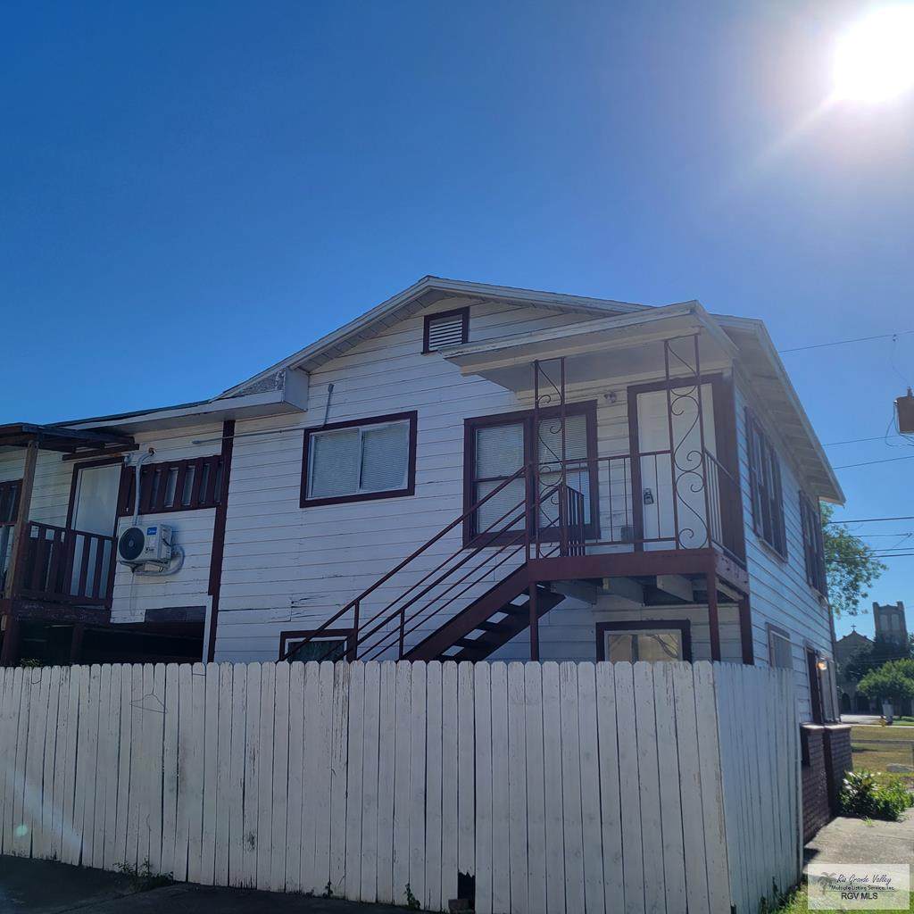 634 6TH ST. - Photo 1