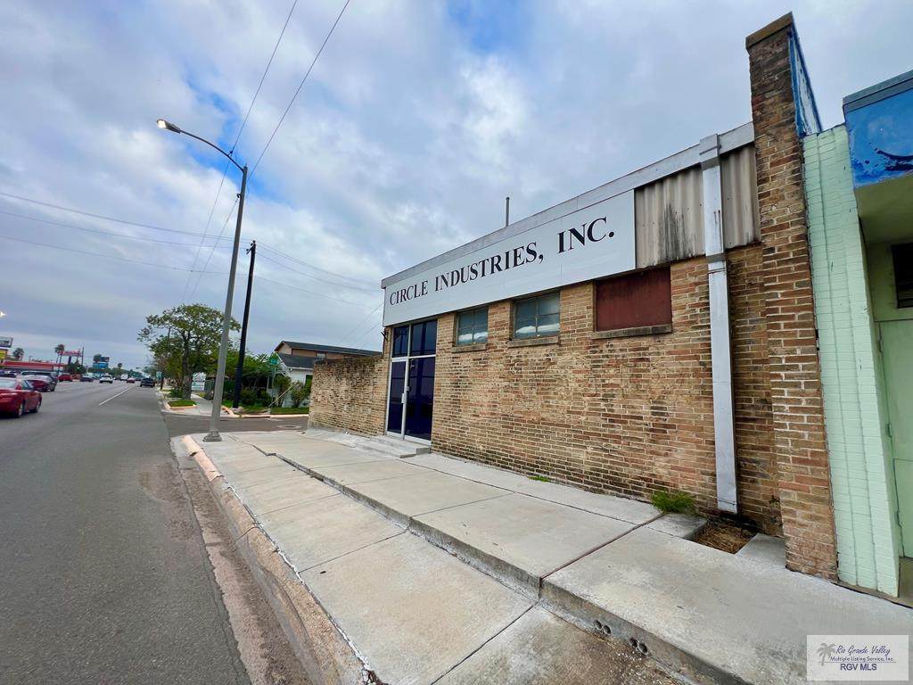 813 Tyler Ave. - Photo 1