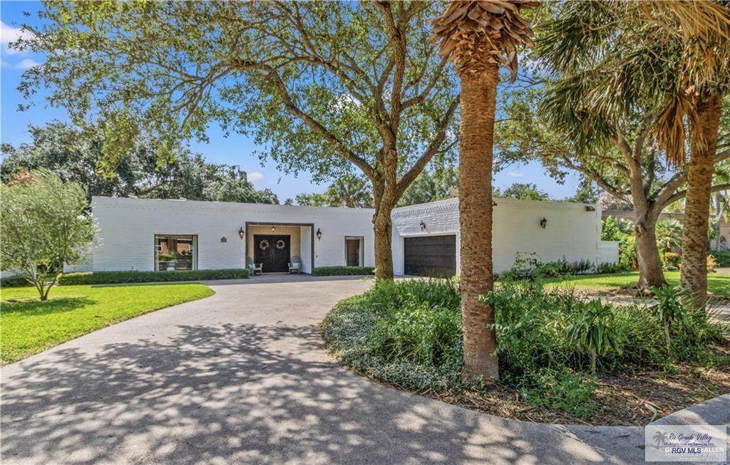 218 Palm Valley Dr W - Photo 1