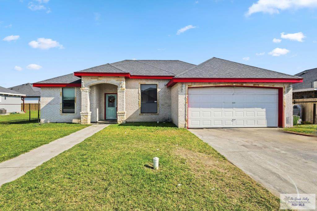 1303 Canary Ln - Photo 1