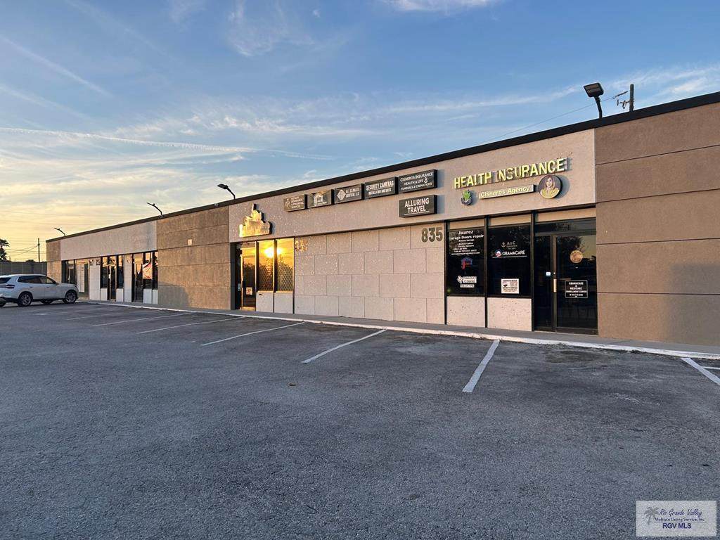 831 W Price Rd. - Photo 1