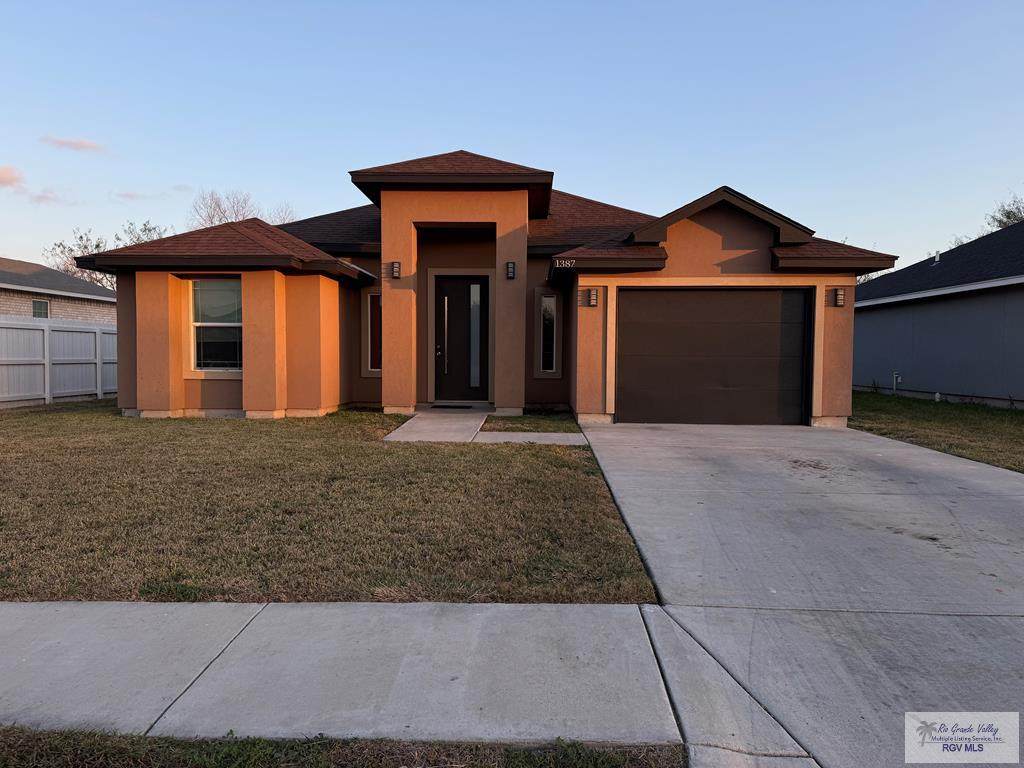 1387 Rochelle Dr - Photo 1