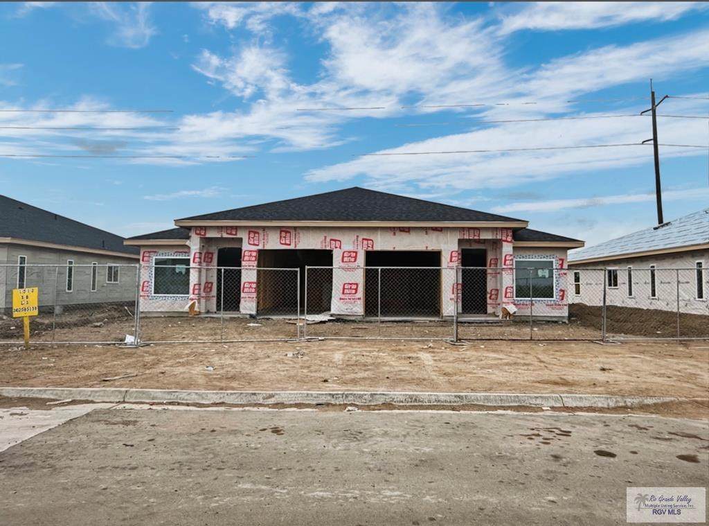 1513 Strawberry Cir - Photo 1