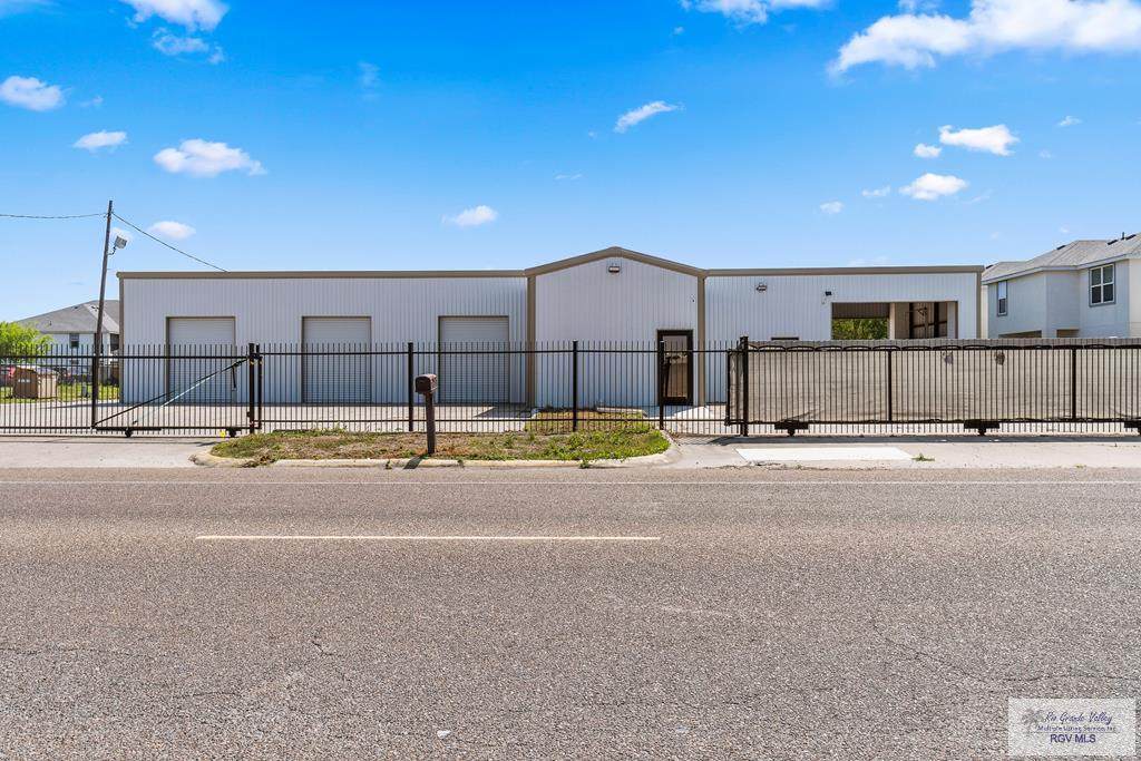 3202 Grimes Rd - Photo 1
